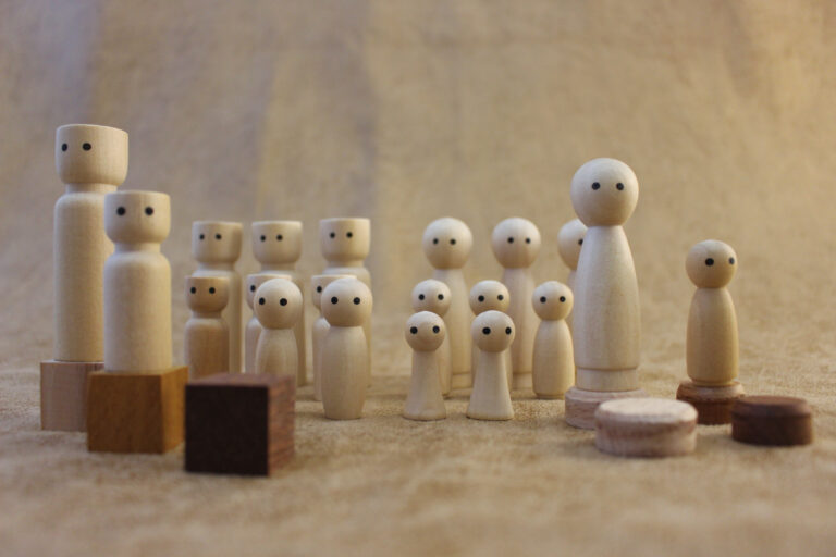 Figurines en bois